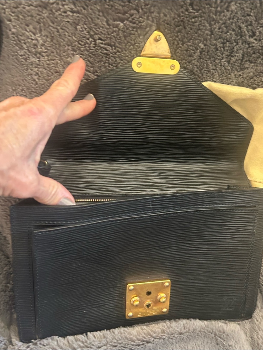 Louis Vuitton Black Epi leather Pochette Sellier Dragonne Clutch Ret. $900-1200 - Picture 10 of 15